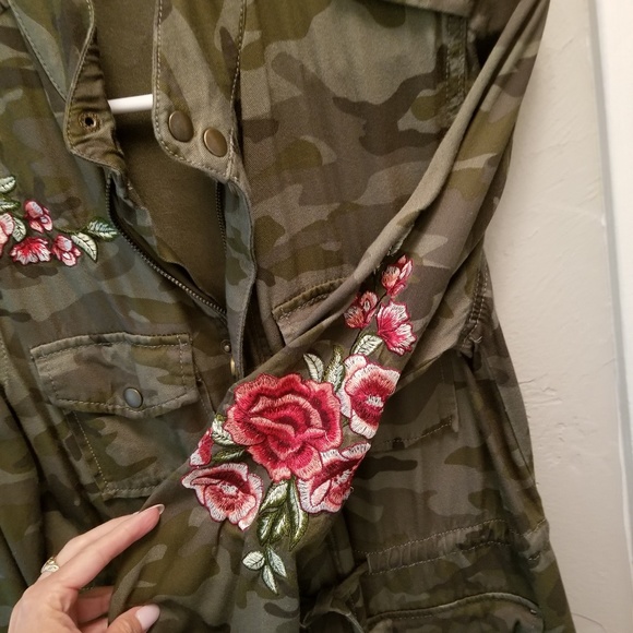 Camouflage with Embroidered Rose Detail - Picture 3 of 5
